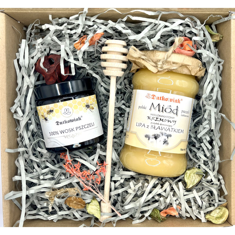 Gift set with honey, candle and honey spoon