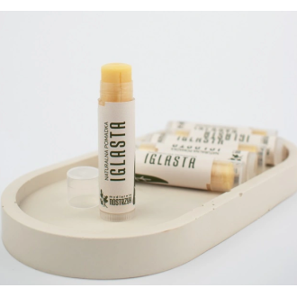 Lipstick with spruce oil