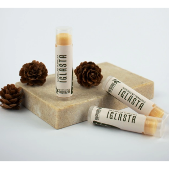 Lipstick with spruce oil